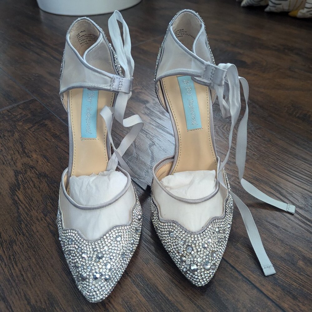 New Blue by Betsey Johnson Women's SB-IRIS Pump, Silver, Size 6